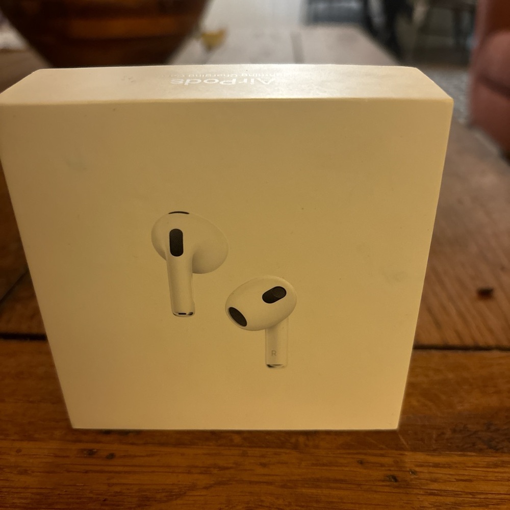 3rd generation Apple Airpods